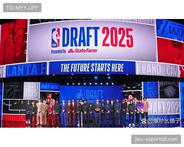 76人替补席贡献45分 阵容深度保障客场胜利 76人替补席贡献45分 阵容深度保障客场胜利